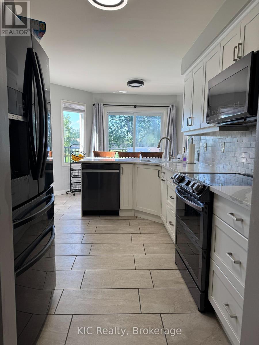 23 MAPLE AVENUE, Asphodel-Norwood (Norwood) — photo 4