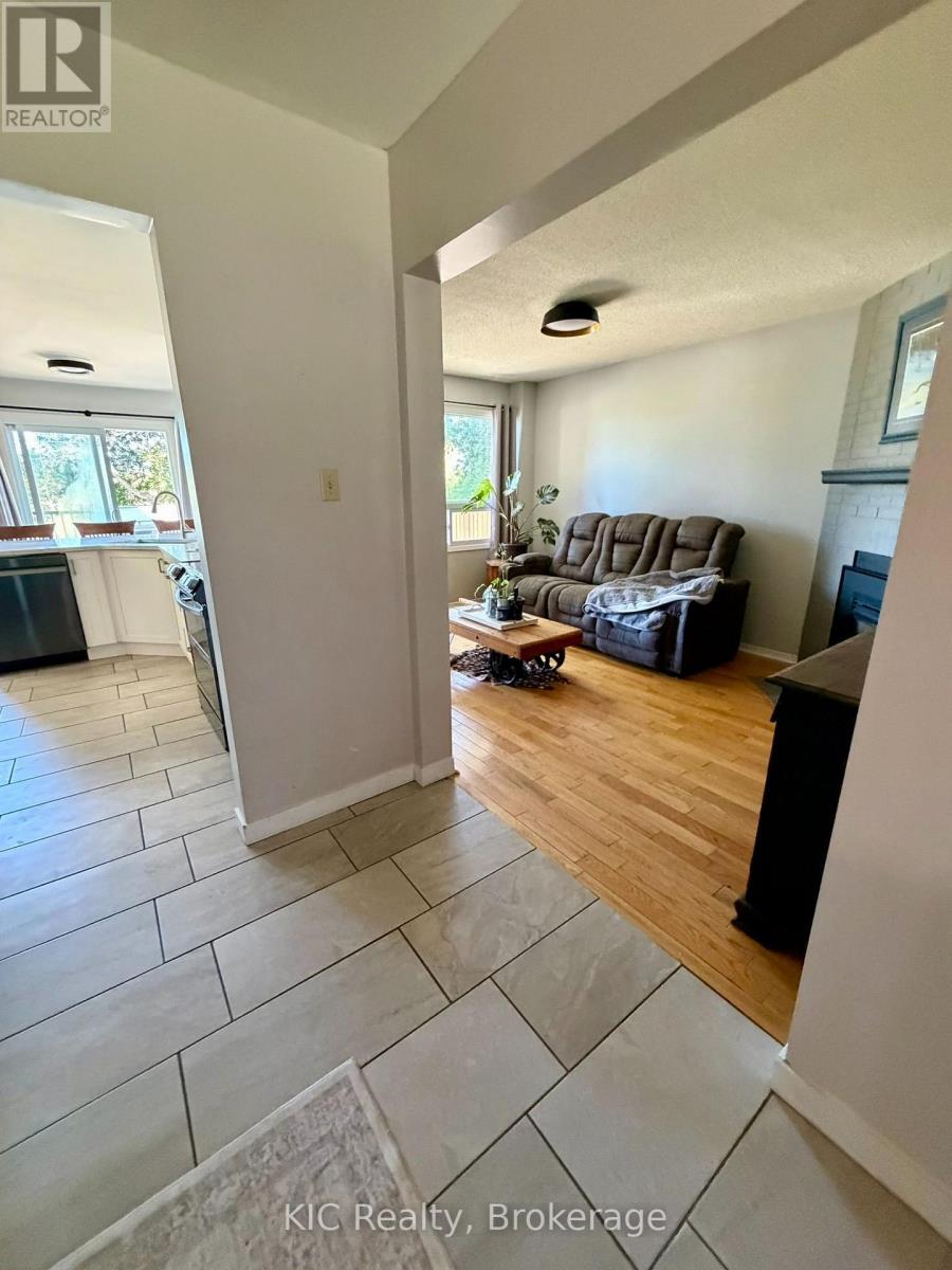 23 MAPLE AVENUE, Asphodel-Norwood (Norwood) — photo 6
