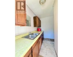 184 Creston Boulevard thumbnail 7