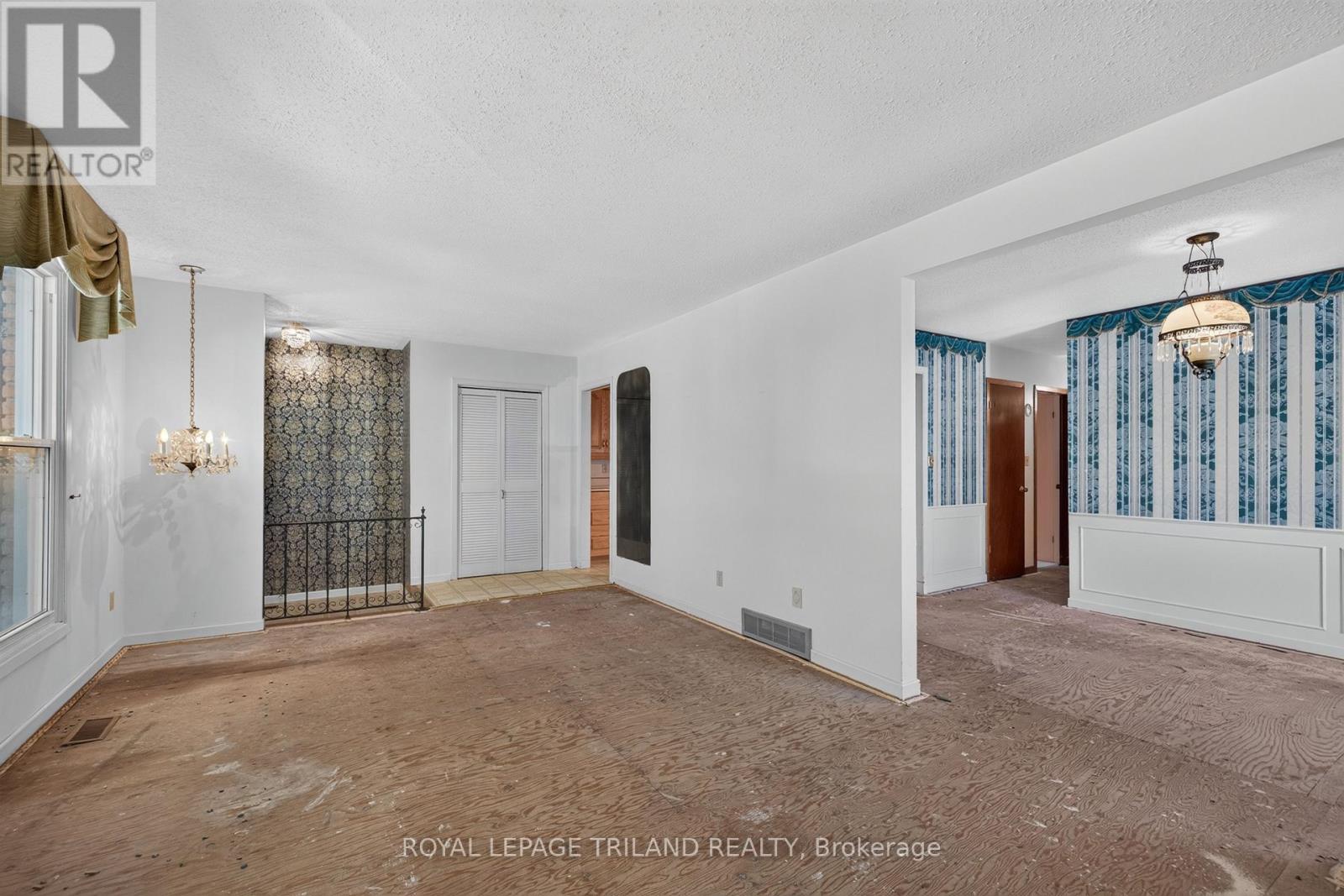 15 CARMEN CRESCENT - Image 7