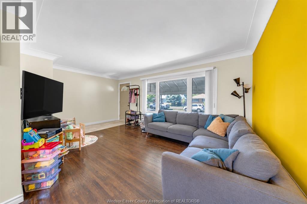 3302 WOODLAWN AVENUE - 12
