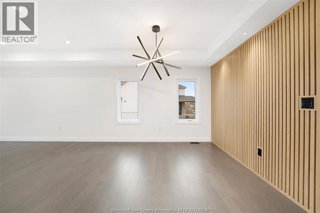 2410 PARTINGTON, Windsor — photo 8