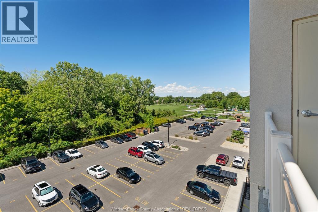 #510 1611 BANWELL ROAD - 39