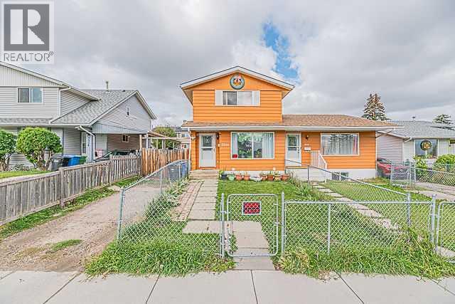 3326 Radcliffe Drive SE - 1