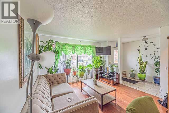 3326 Radcliffe Drive SE - 7
