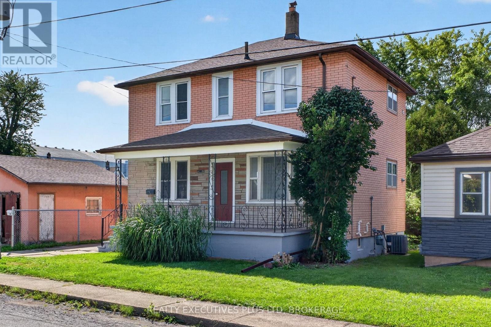 4119 DYSON AVENUE, Niagara Falls (Downtown) — photo 2