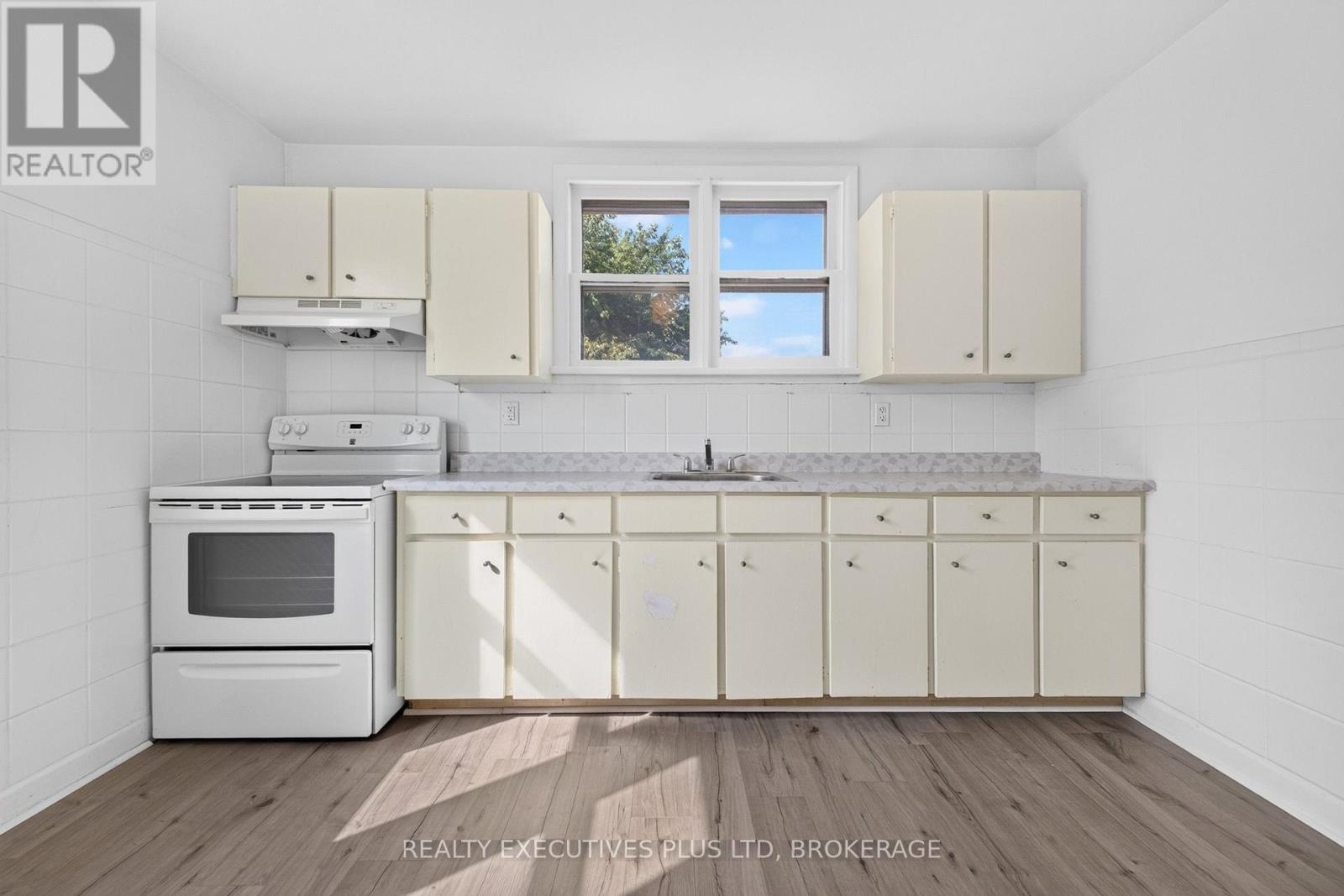4119 DYSON AVENUE - 30
