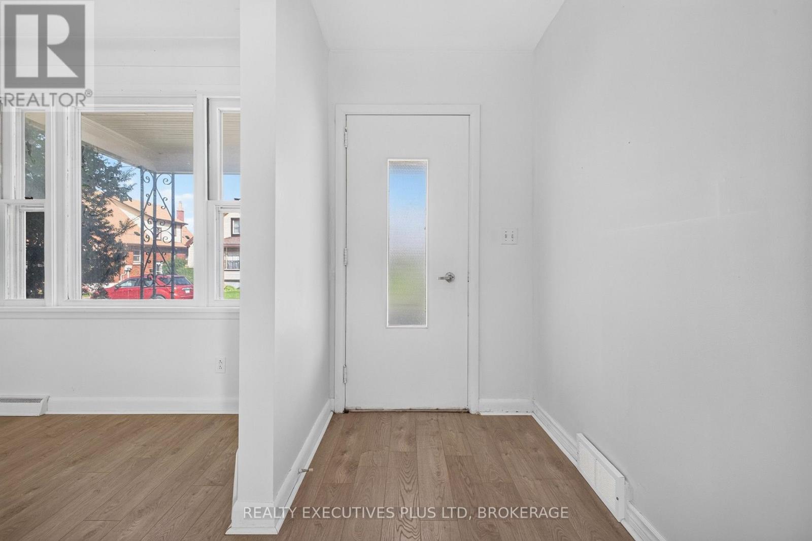 4119 DYSON AVENUE - 6