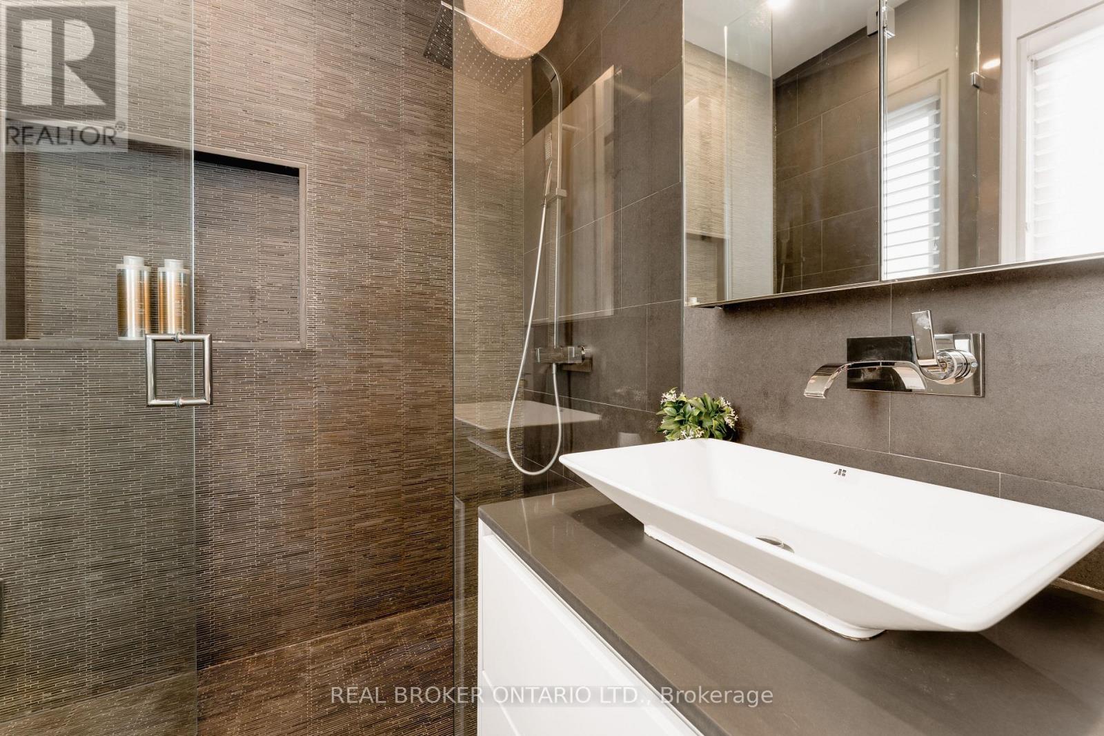 436 GLENGARRY AVENUE - Image 29