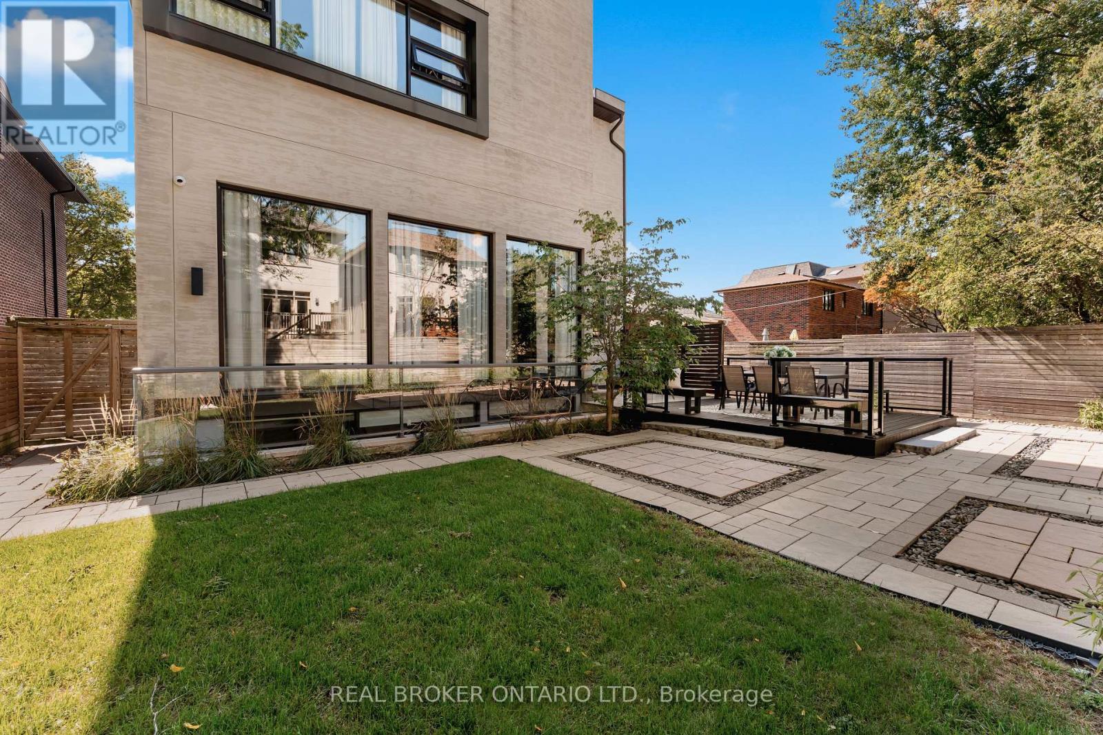 436 GLENGARRY AVENUE - 41