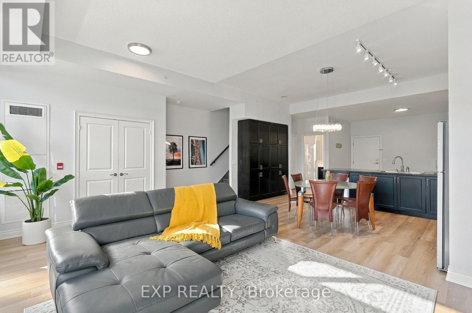 D108 - 33 CLEGG ROAD, Markham (Unionville) — photo 7