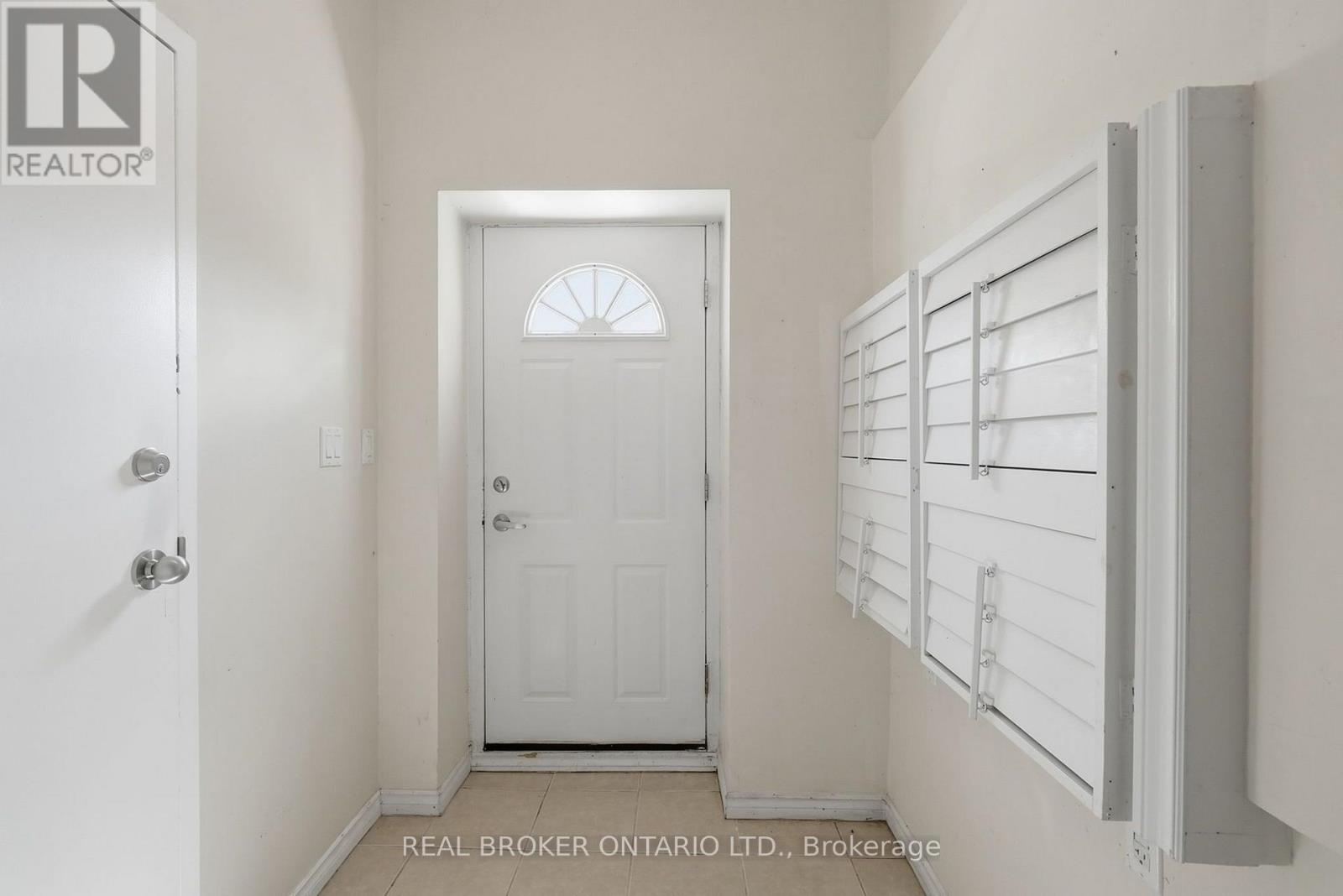 6 TEMPERANCE STREET, Uxbridge — photo 2
