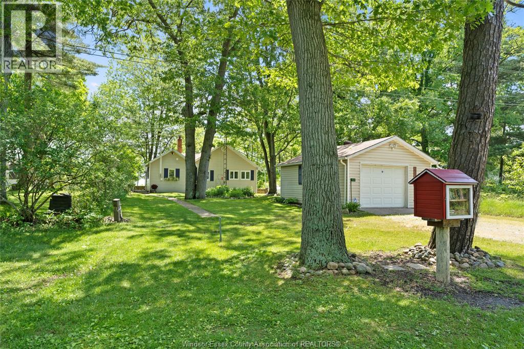 17520 Lakeshore ROAD, Rondeau Park