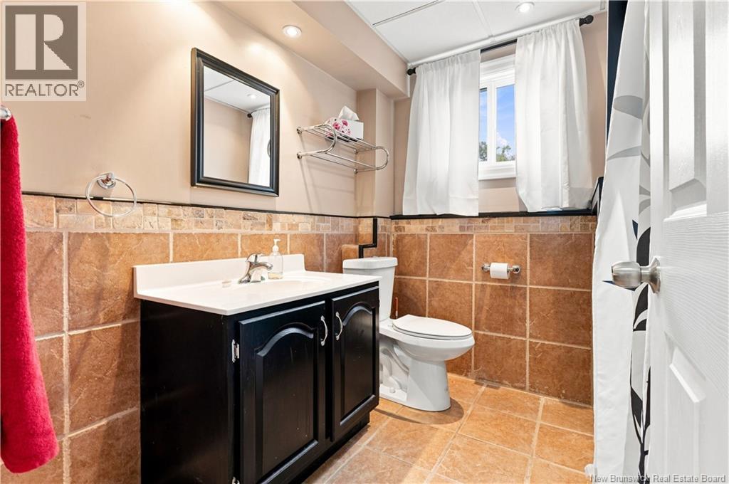 117 Confederation Avenue - Image 28
