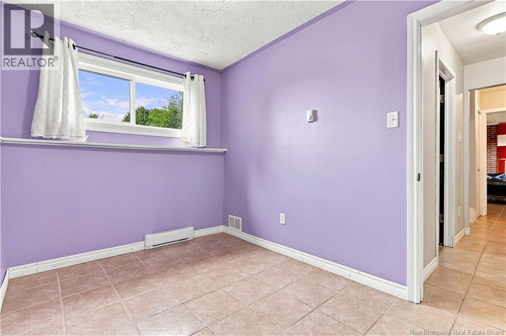 117 Confederation Avenue - Image 31