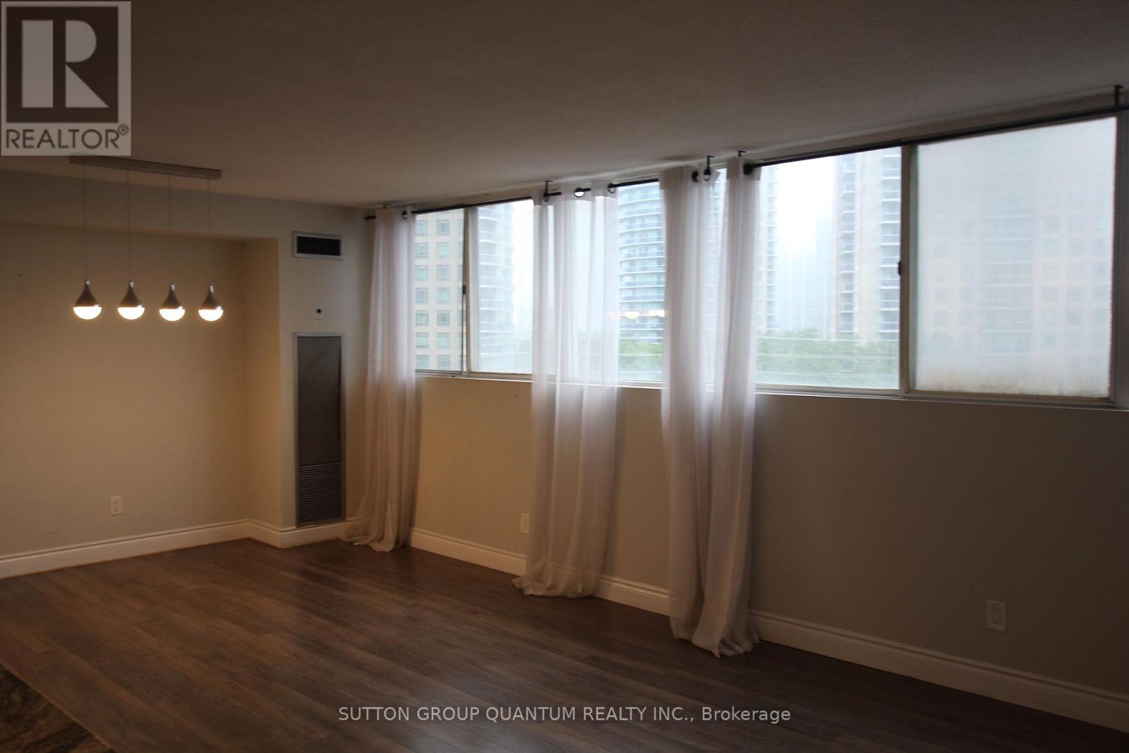 #808 3700 KANEFF CRESCENT - Image 5