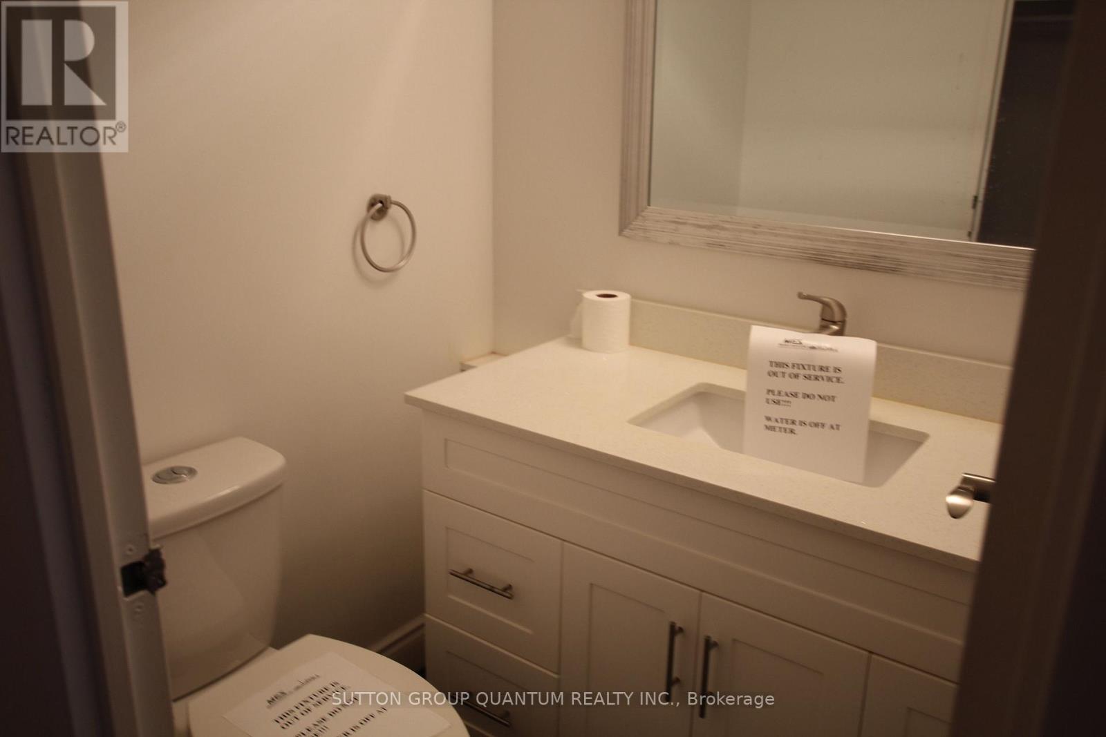 #808 3700 KANEFF CRESCENT - 9