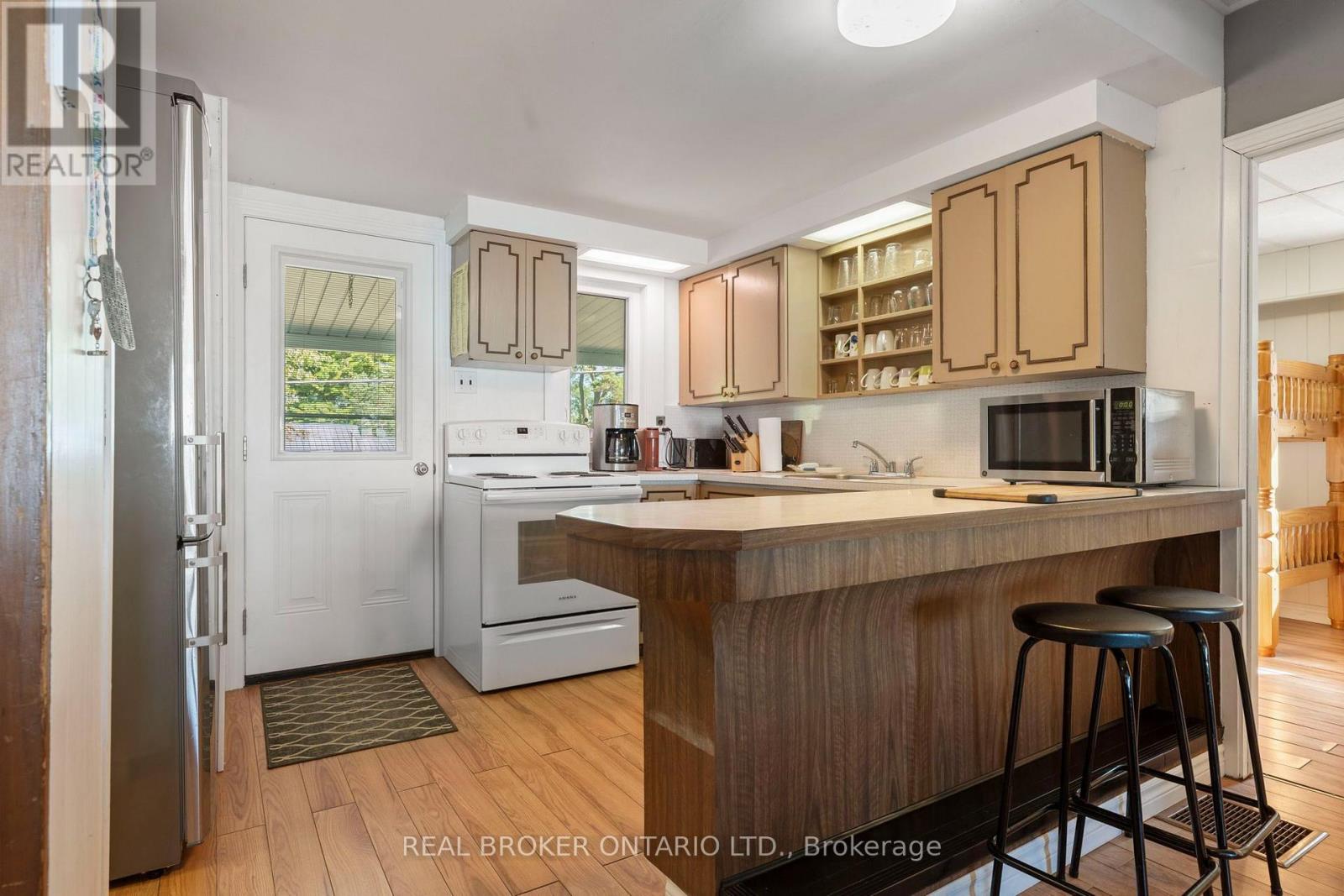 37 WOODSTOCK AVENUE, Norfolk (Long Point) — photo 7