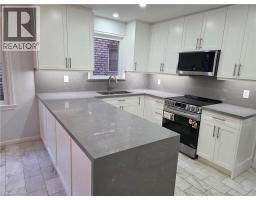 Living room - 89 Elmsthorpe Avenue, Toronto, ON M5P2L8 Photo 14