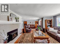 Family room/Fireplace - 27 Cramar Crescent, Chatham, ON N7M6G3 Photo 6