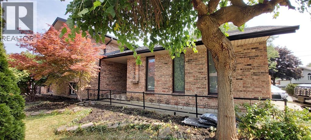 8339 KINGSTON CRESCENT - 3