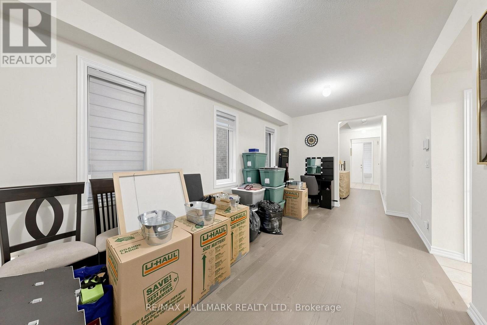 6 PETER HOGG COURT - 21