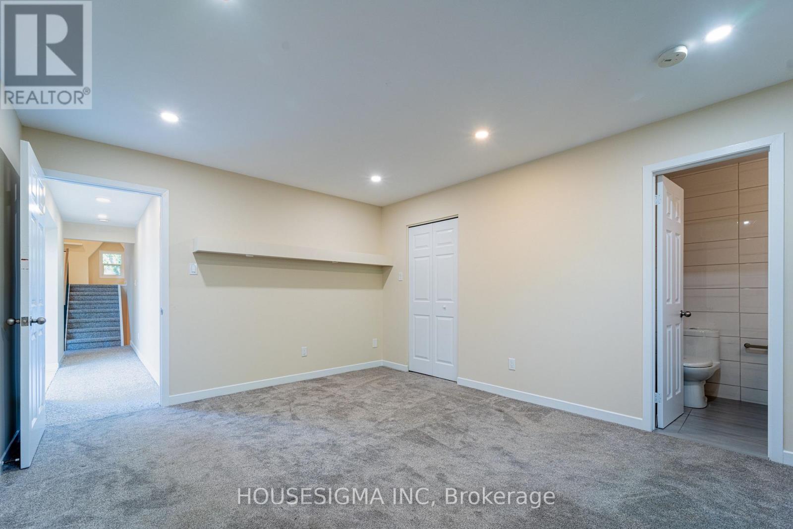 43 SWEETLAND AVENUE - 27