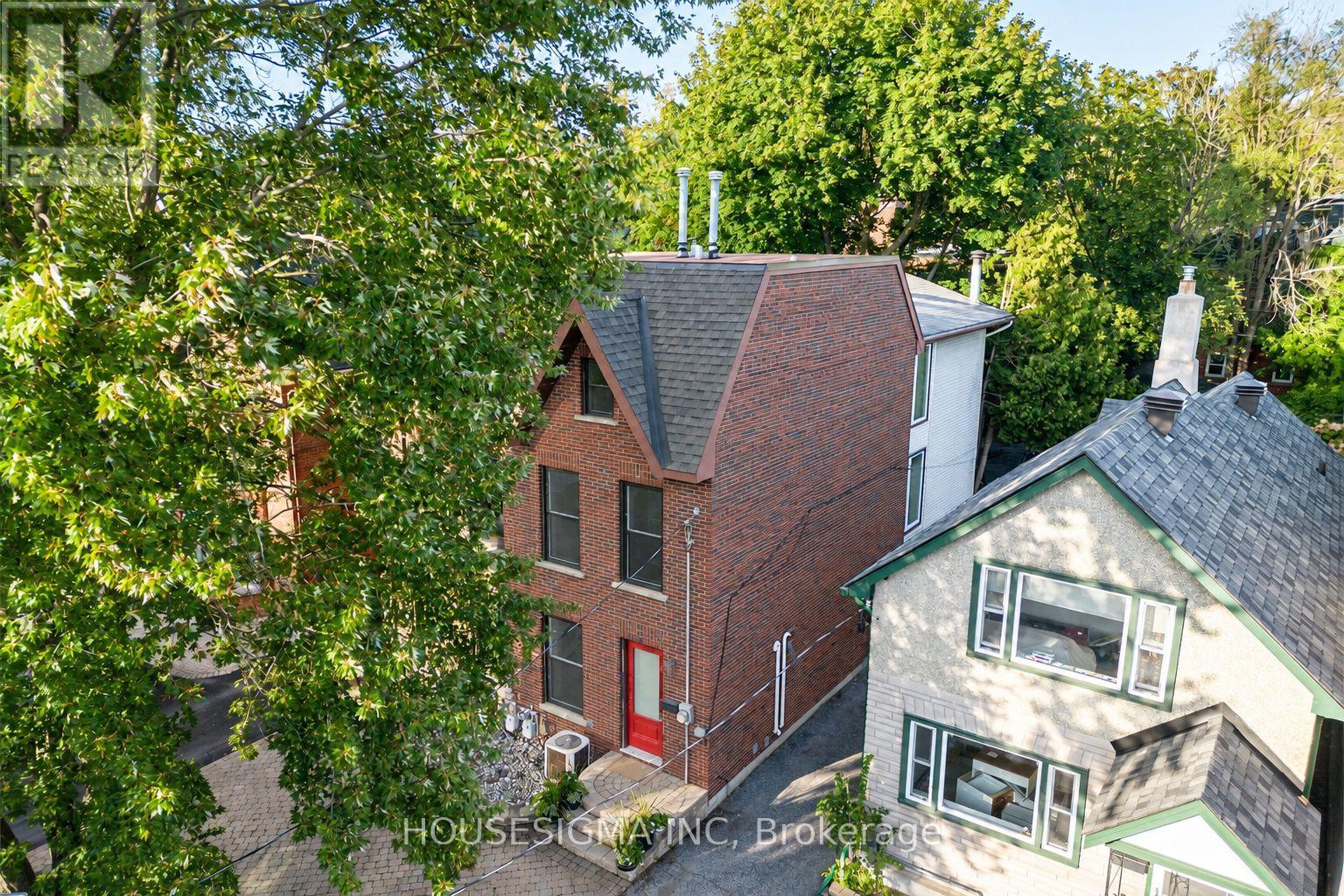 43 SWEETLAND AVENUE - 40