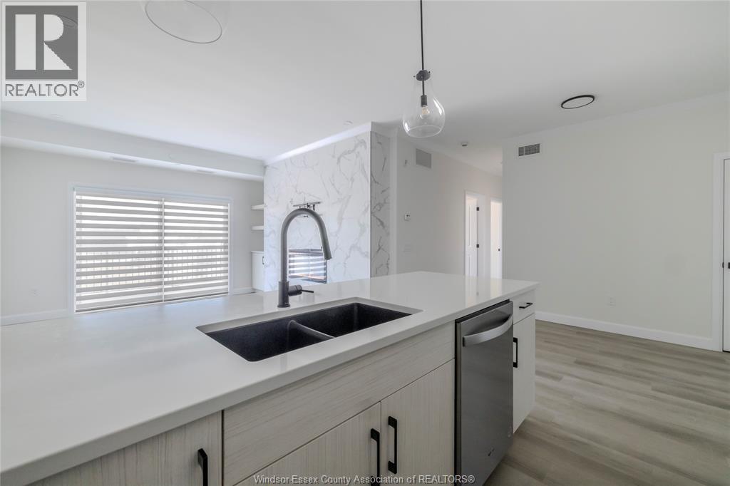 1740 A SPRUCEWOOD AVENUE Unit# 301, LaSalle — photo 5