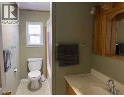 2pc Bathroom - 104 7 Avenue N, Vulcan, AB T0L2B0 Photo 9