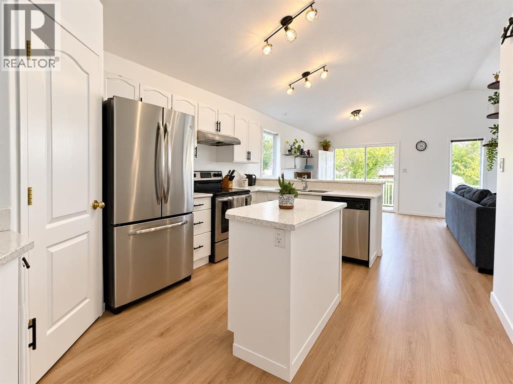 9042 103 Avenue - Image 11