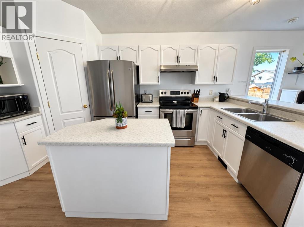 9042 103 Avenue - Image 13
