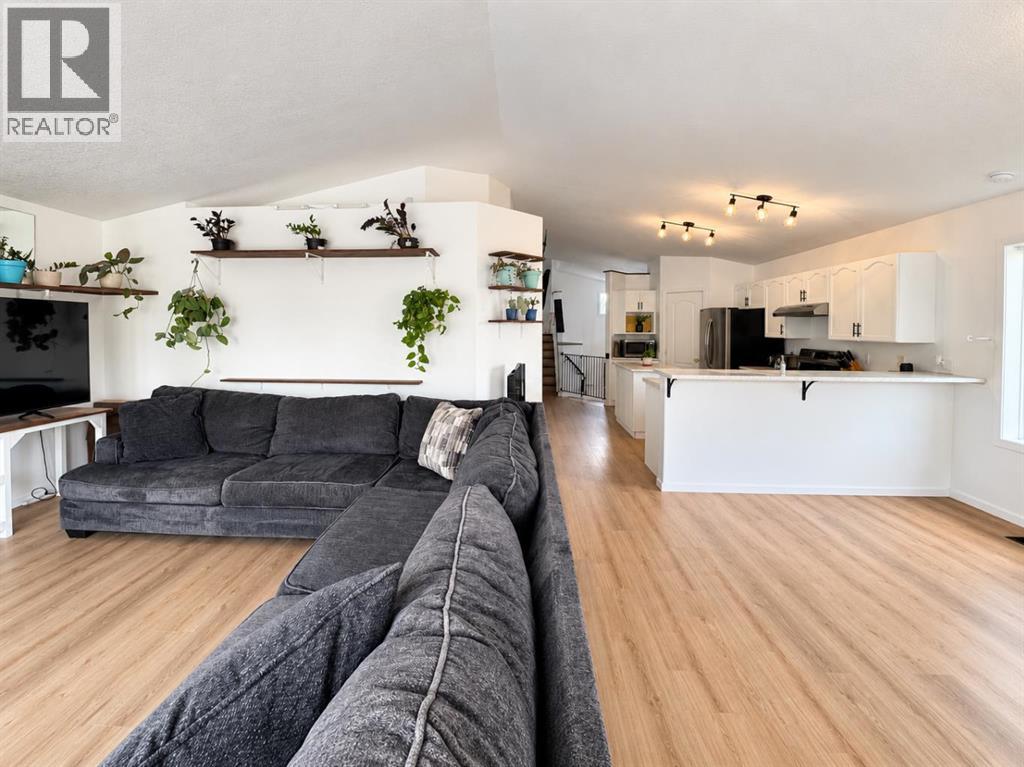 9042 103 Avenue - Image 18