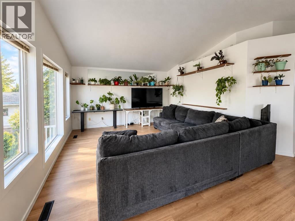 9042 103 Avenue - 20