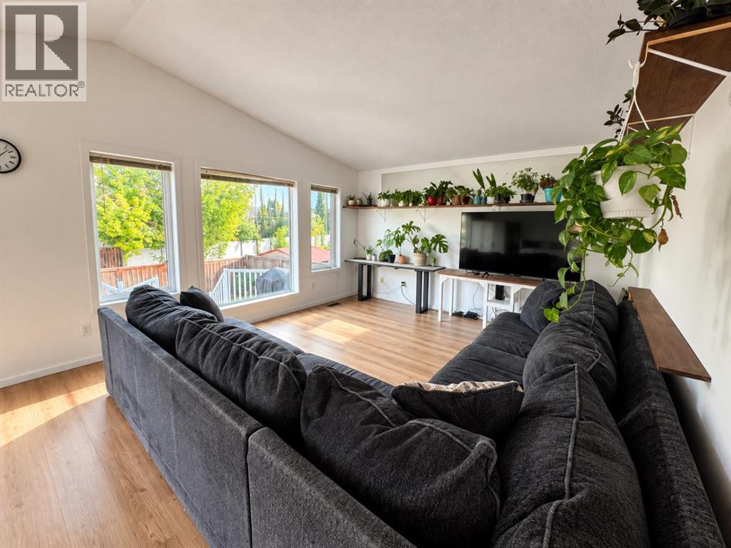 9042 103 Avenue - 21
