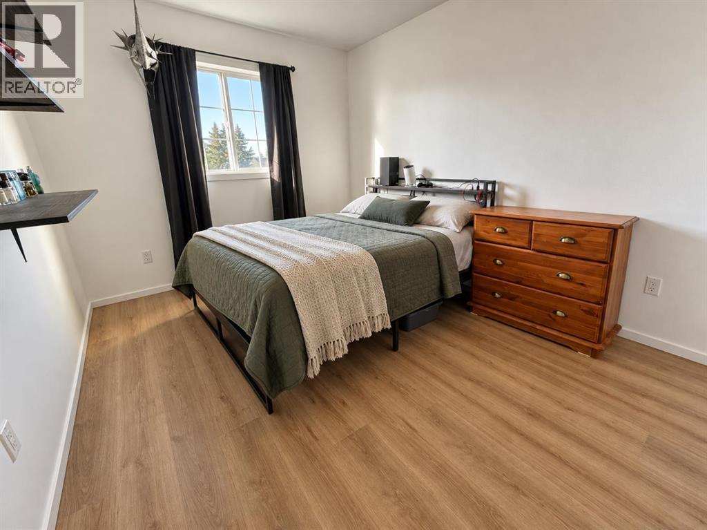 9042 103 Avenue - 30