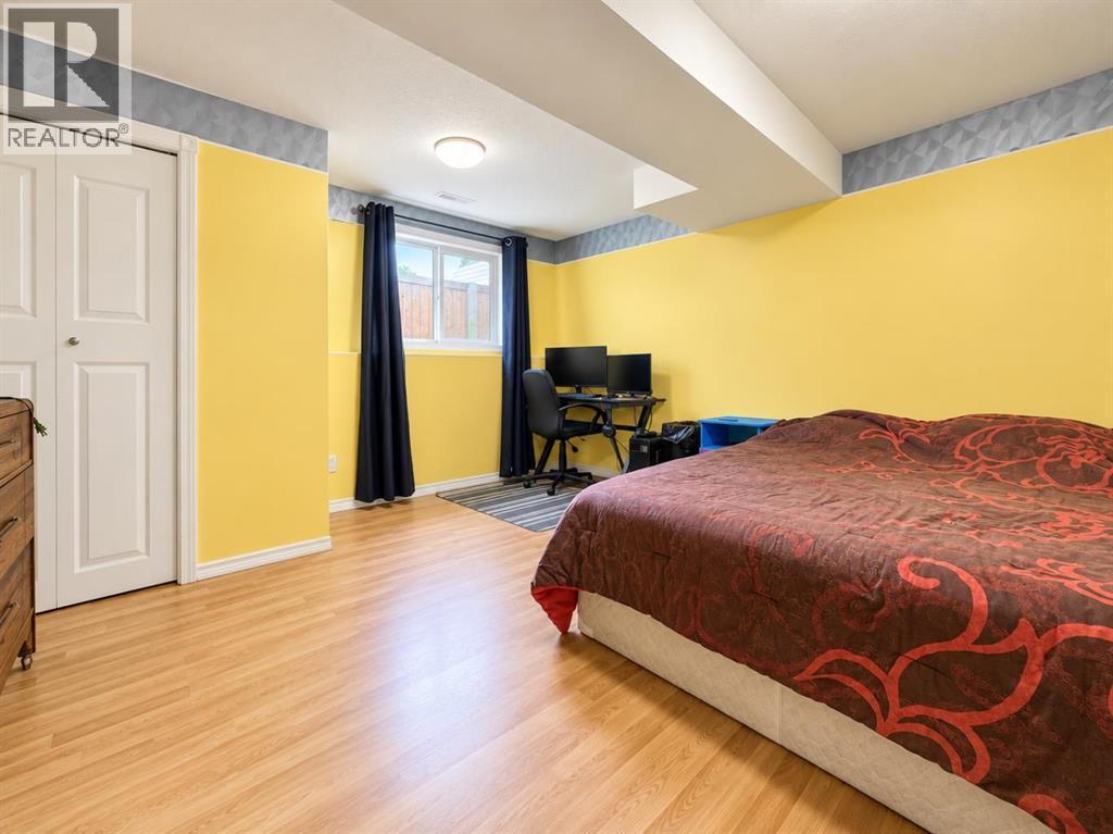 9042 103 Avenue - Image 32