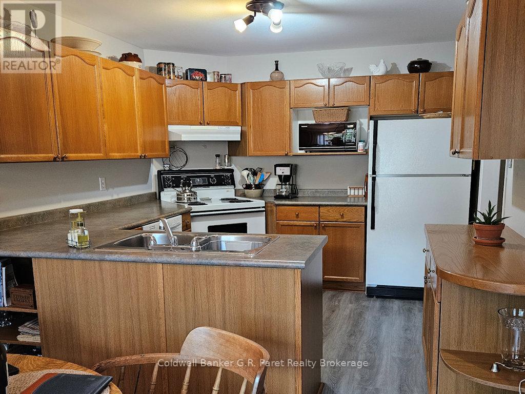 6 - 622 WHARNCLIFFE RD. SOUTH ROAD, London South (South P) — photo 5