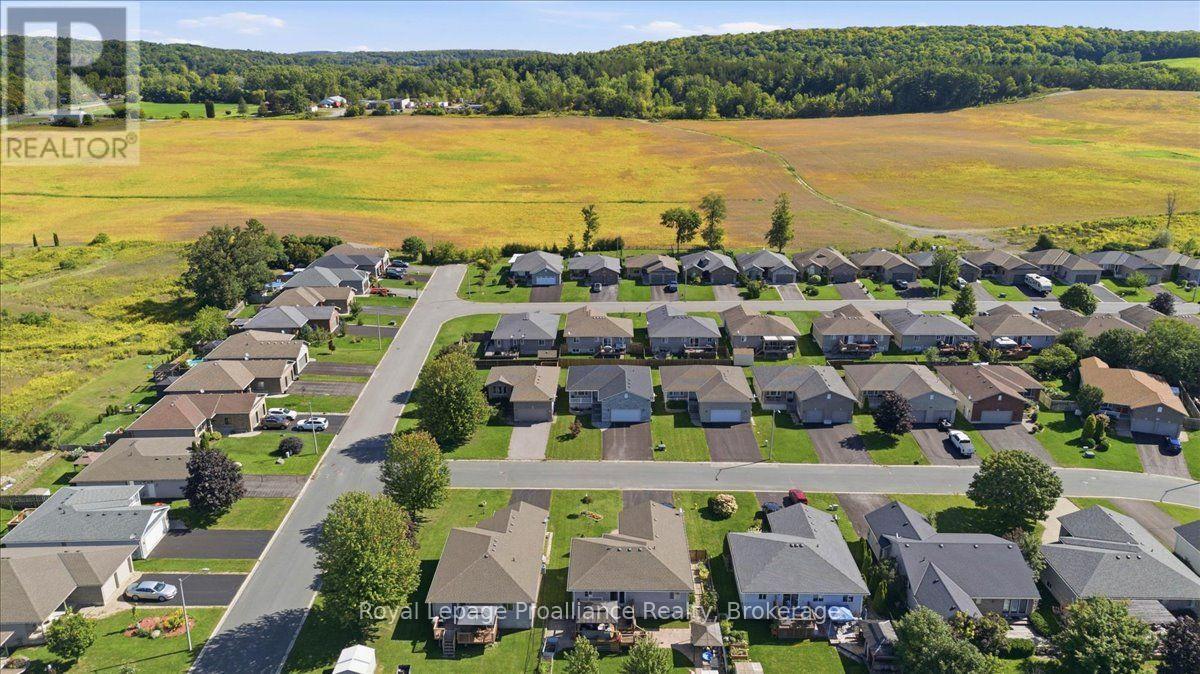 35 FOREST VALLEY DRIVE - 43