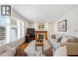 Living room - 11 Gabriele Court, Hamilton, ON L8G5C4 Photo 12