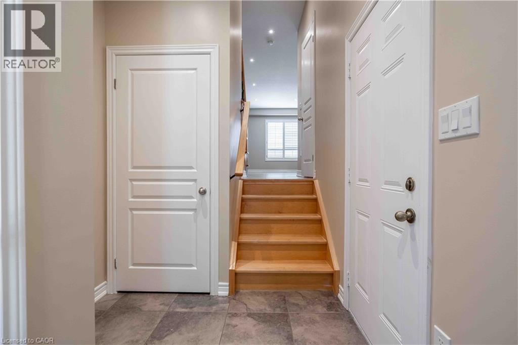 134 PALACEBEACH Trail, Hamilton — photo 6