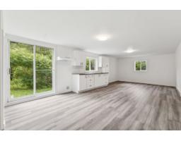 Living room - 17 Rue Blais, Val Des Monts, QC J8N4G8 Photo 9