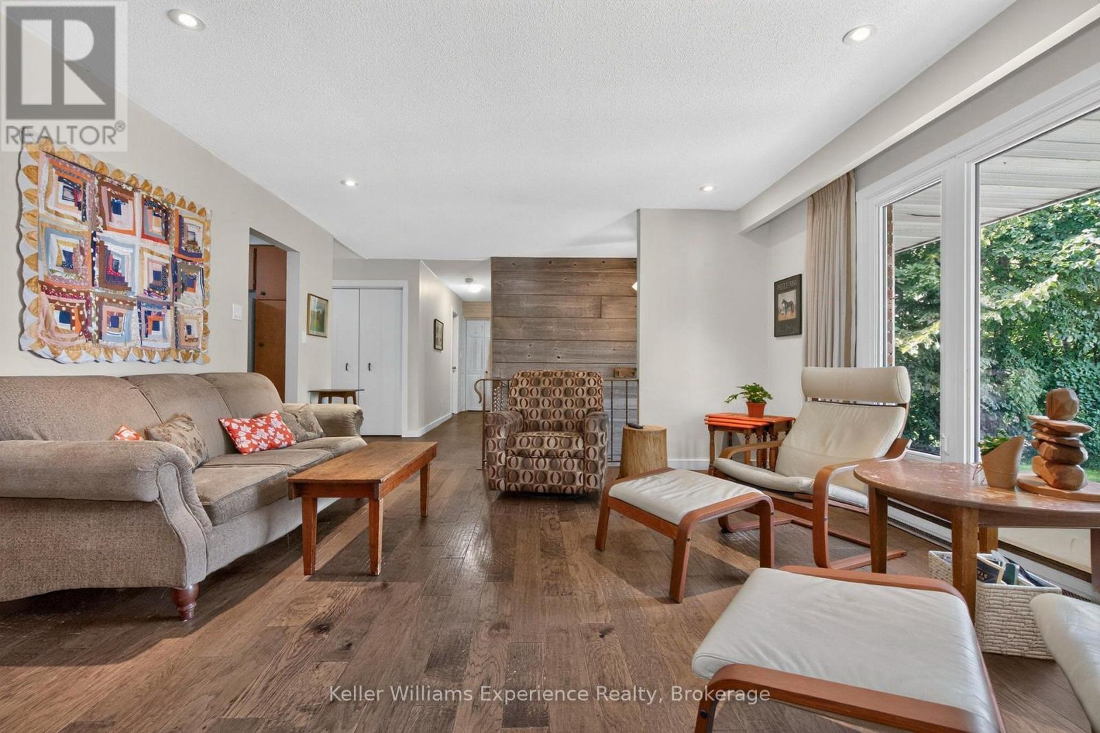 133 BAYVIEW AVENUE - 14