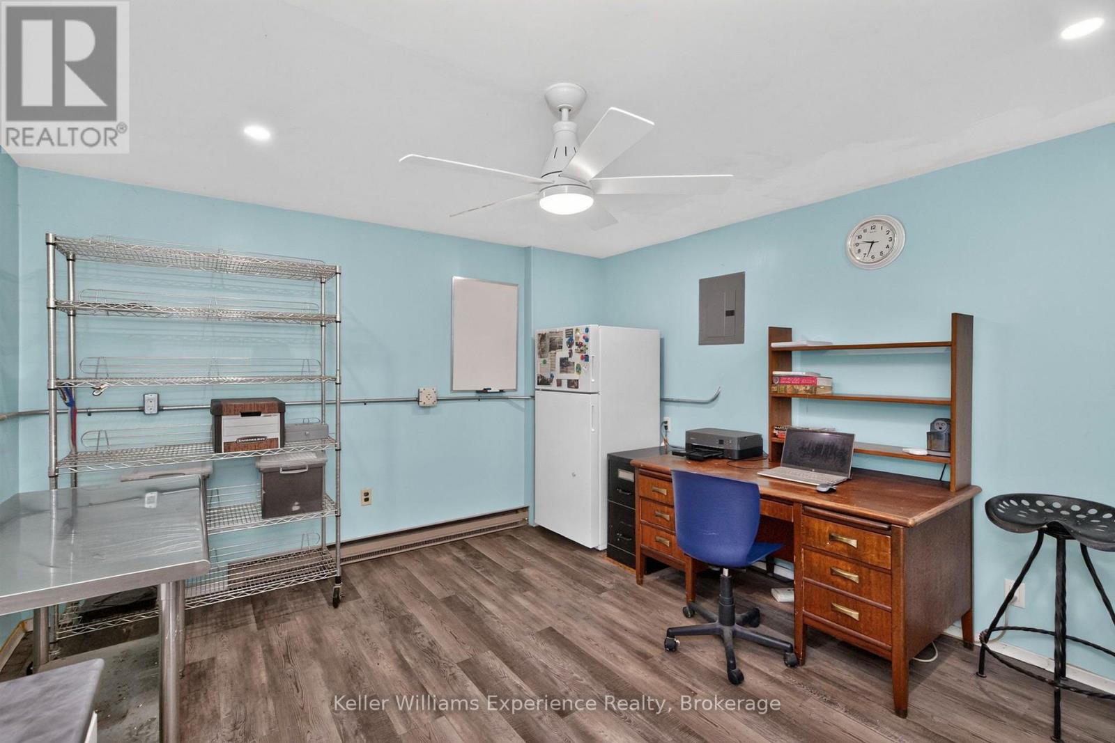 133 BAYVIEW AVENUE - Image 35