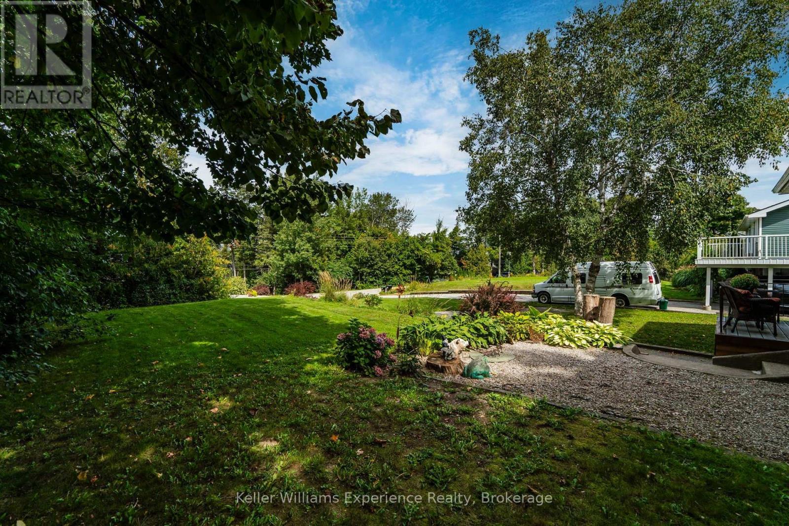 133 BAYVIEW AVENUE - 4