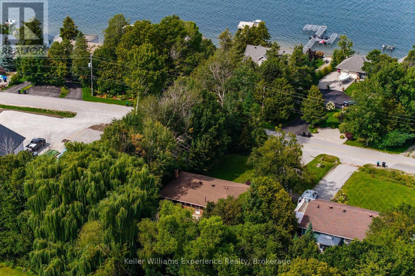 133 BAYVIEW AVENUE - 47