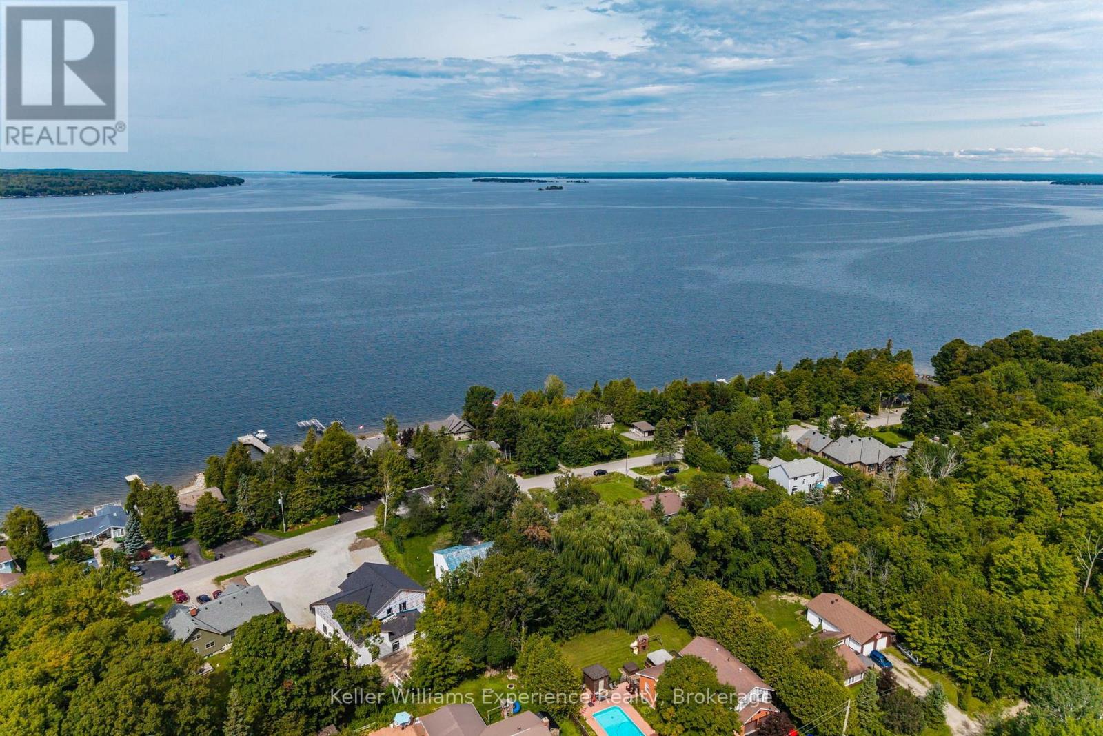 133 BAYVIEW AVENUE - 50