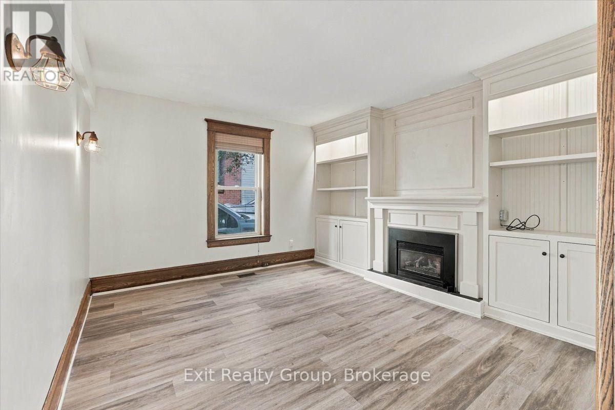 185 FOSTER AVENUE - 11