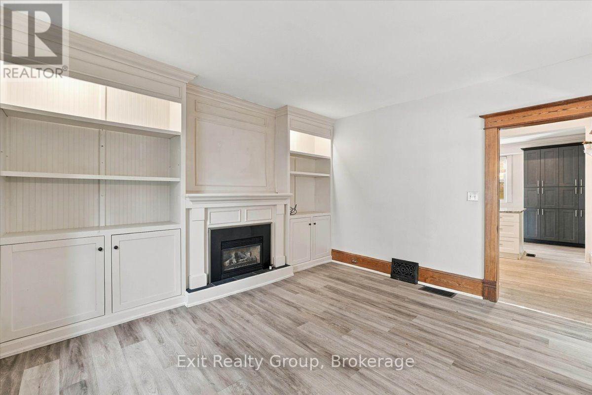 185 FOSTER AVENUE - 12