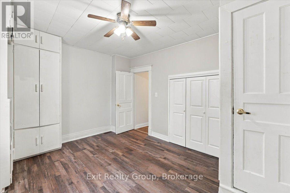 185 FOSTER AVENUE - 26